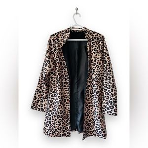 Unknown brand, size medium, leopard print blazer